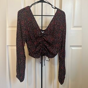 H&M Black Floral Print Cropped Blouse